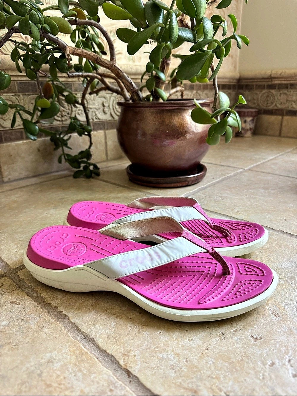 Crocs Athens Flip Flop Pink & White Sandals US 9